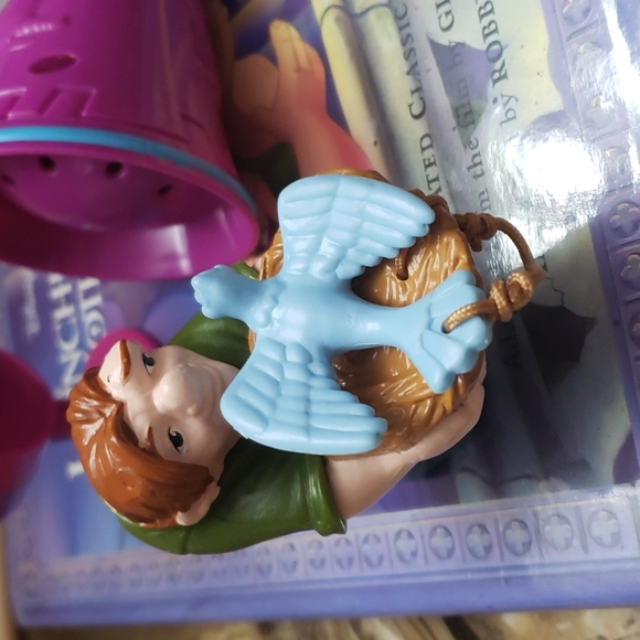 Disney Hunchback of NotreDame book and McDonald's toys - Picture 12 of 16